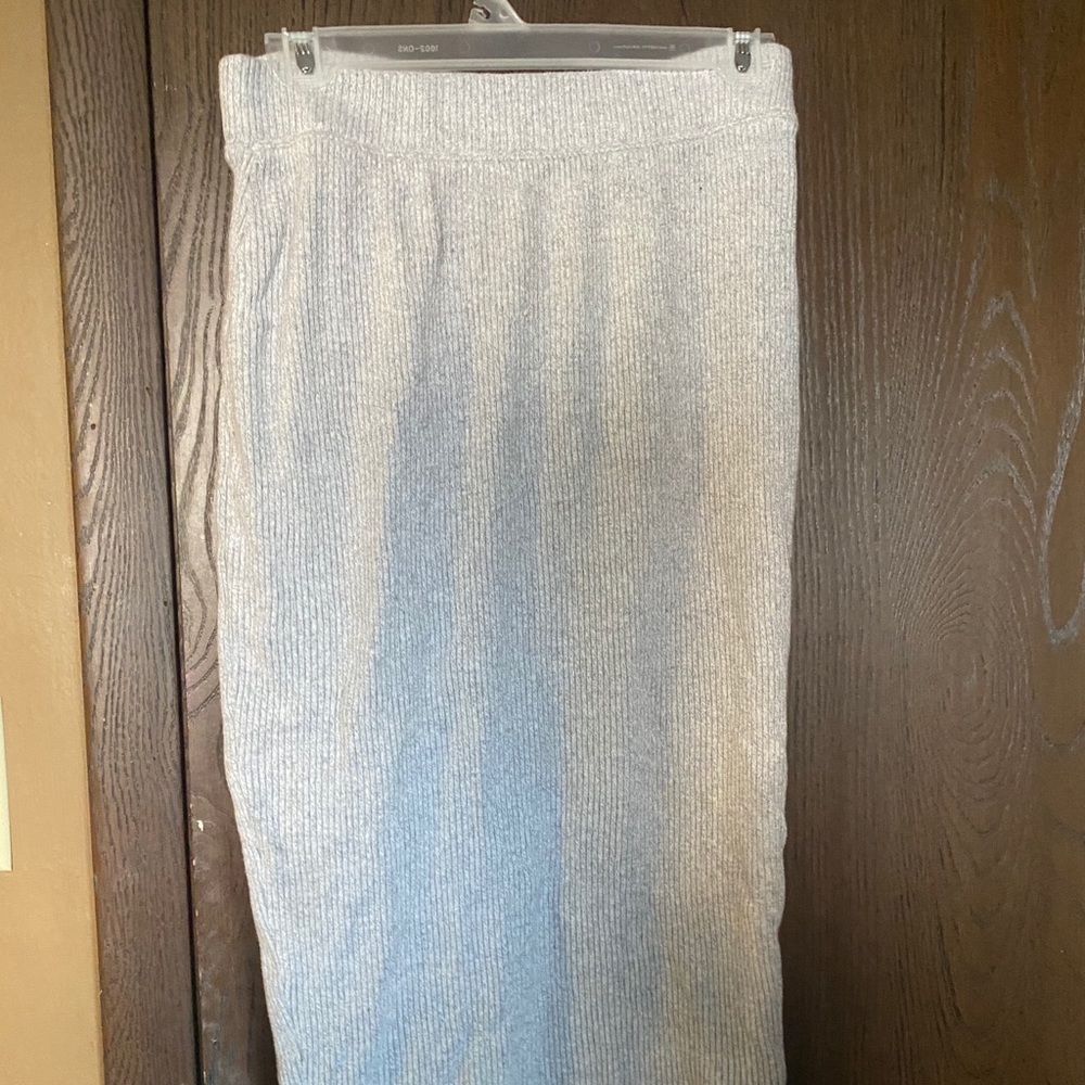 Gray, tight-fitting skirt